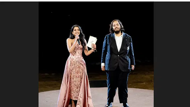 কার কাছ থেকে কী, কত দামি উপহার পেলেন অনন্ত আম্বানি ও রাধিকা মার্চেন্ট